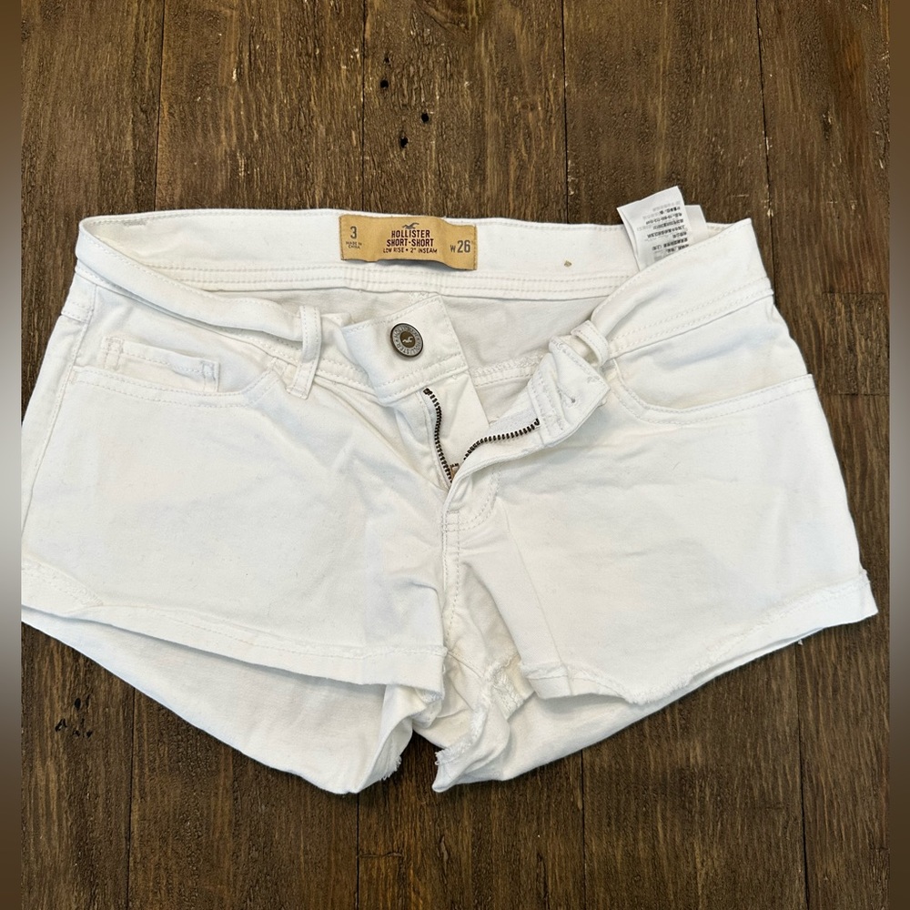 White Hollister juniors shorts